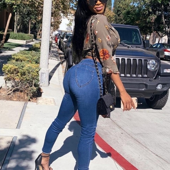 First pick high rise jeans - Picture 2 of 8